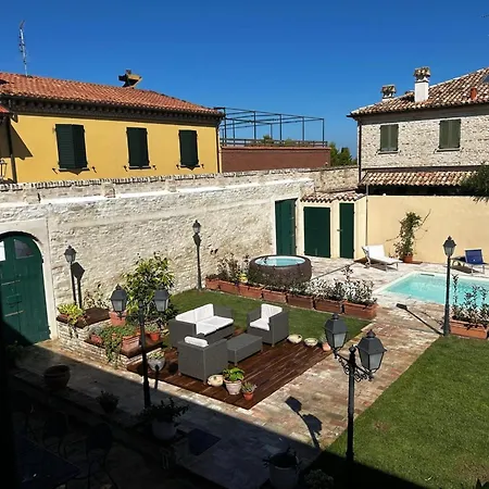 Monsignore, Apartmán *